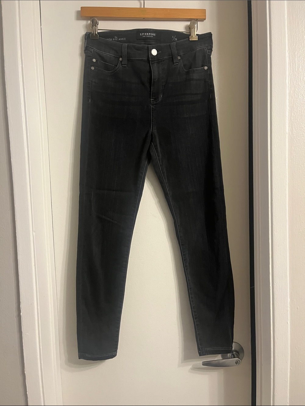 Liverpool Los Angeles High-Rise Ankle Jeans in Washed Black sz 6/28